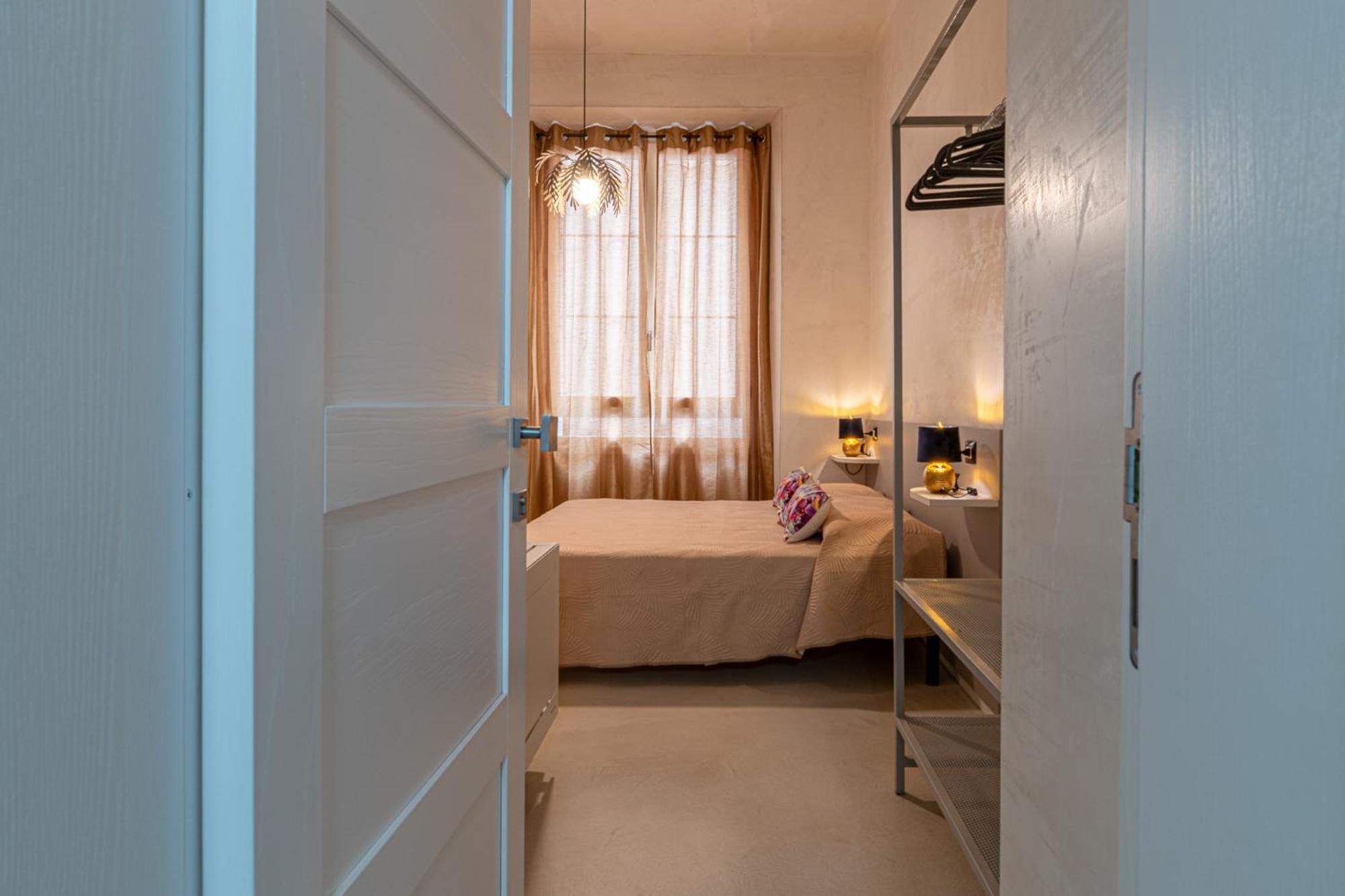 Flower Rooms Cagliari Bagian luar foto
